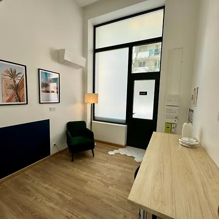Elias Apartment